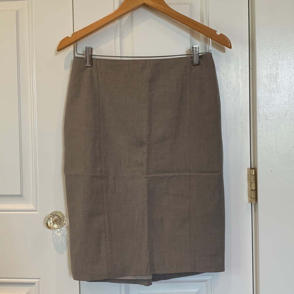 Ann Taylor Gray zip up skirt